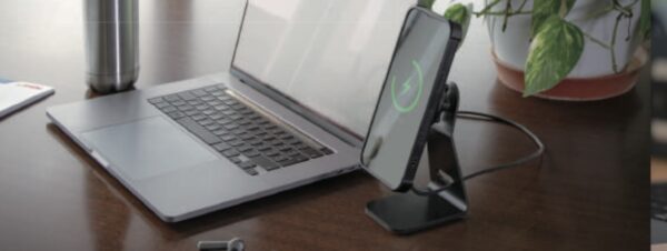 MAG　ワイヤレス充電付　スマートフォン　デスククスタンド - 画像 (3)